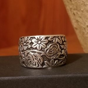 Silpada Sterling Silver Floral Band Ring